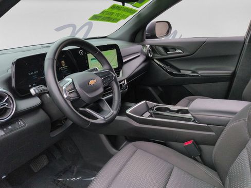 Used 2025 Chevrolet Equinox LT FWD image 34