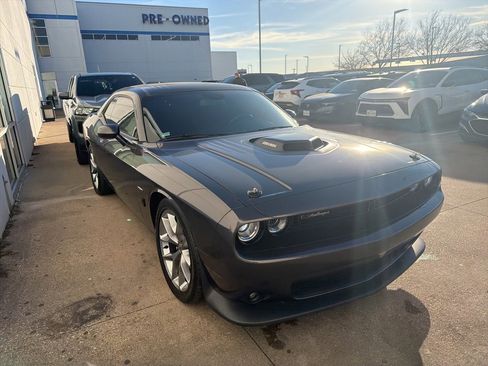 Used 2019 Dodge Challenger R/T w/ Plus Package image 6
