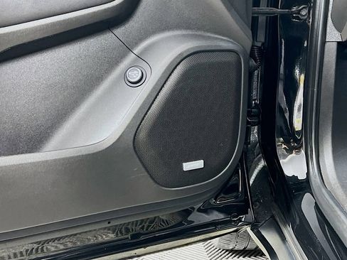 Used 2023 GMC Acadia SLT w/ Technology Package image 19