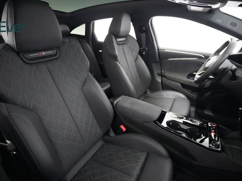 Used 2025 Audi S6 e-tron Premium Plus w/ Premium Plus AWD/4WD image 23