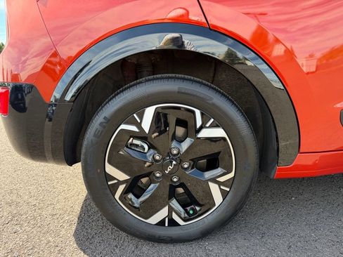 Used 2023 Kia Niro Wind w/ Wind Preserve Package FWD image 9