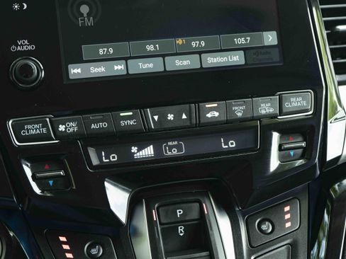 Used 2023 Honda Odyssey Touring image 34