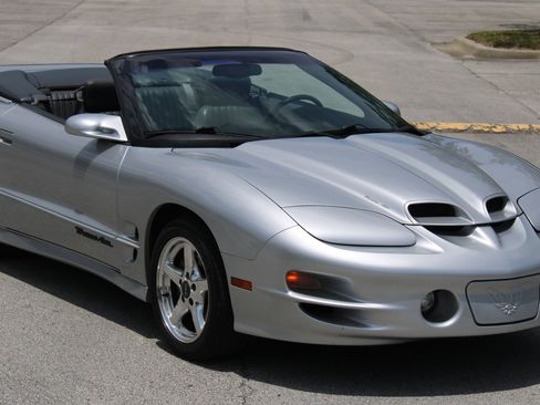 Used 1999 Pontiac Firebird Trans Am RWD image 13