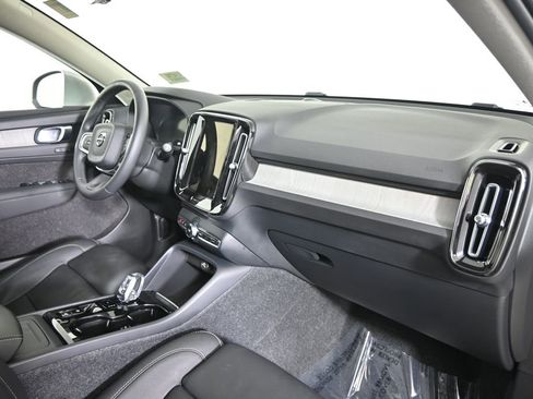 Used 2024 Volvo XC40 B5 Plus AWD/4WD image 14