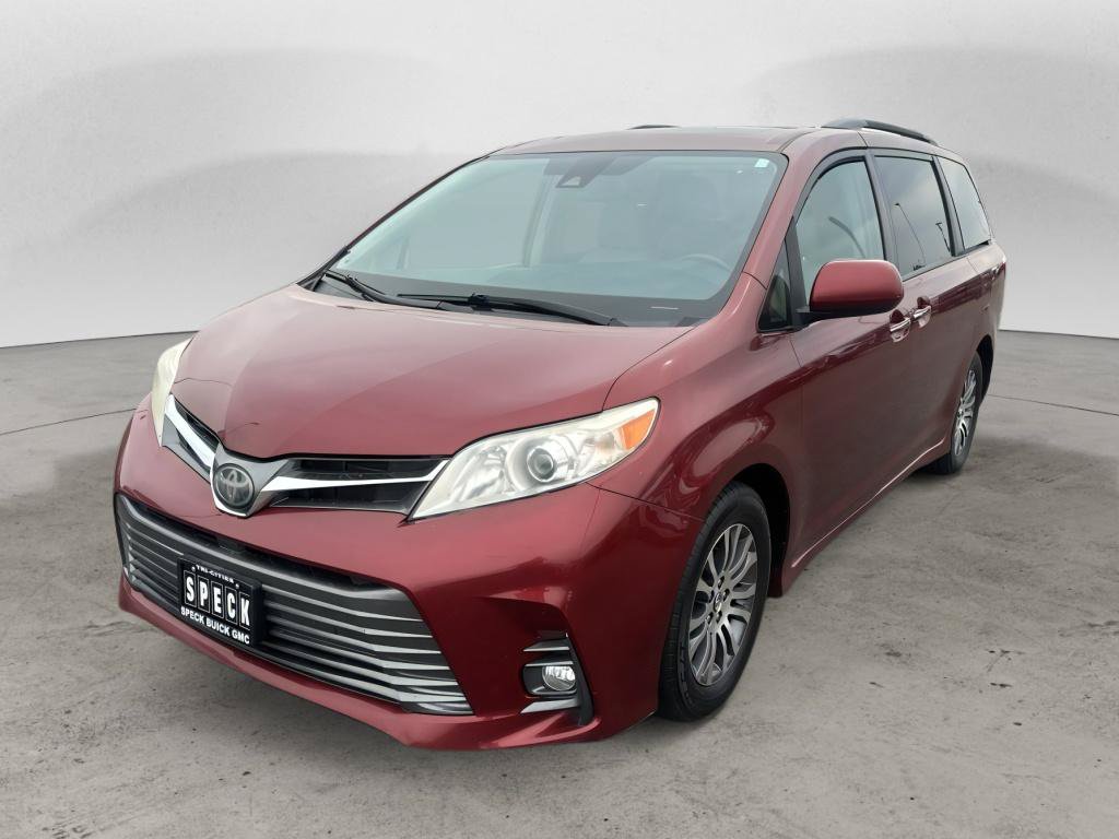 Used 2019 Toyota Sienna XLE w/ XLE Navigation Package FWD image 1