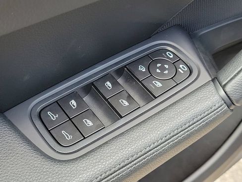 Certified 2025 Porsche Cayenne AWD/4WD image 26