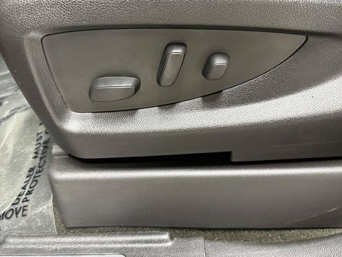 Used 2018 Chevrolet Suburban Premier AWD/4WD image 14