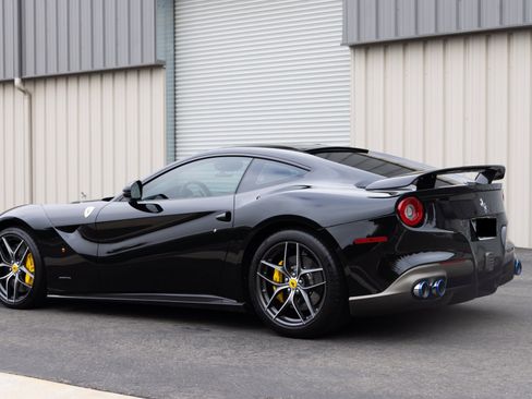 Used 2014 Ferrari F12 Berlinetta image 9