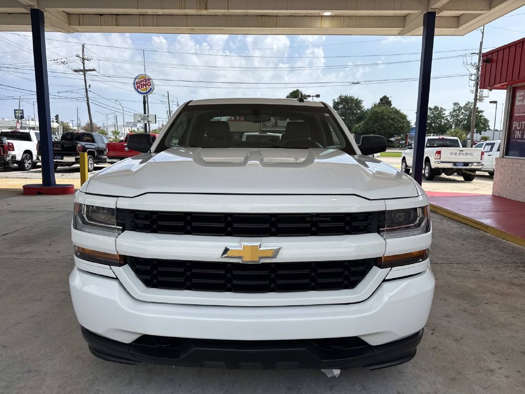 Used 2018 Chevrolet Silverado 1500 Custom w/ Custom Value Package RWD image 2