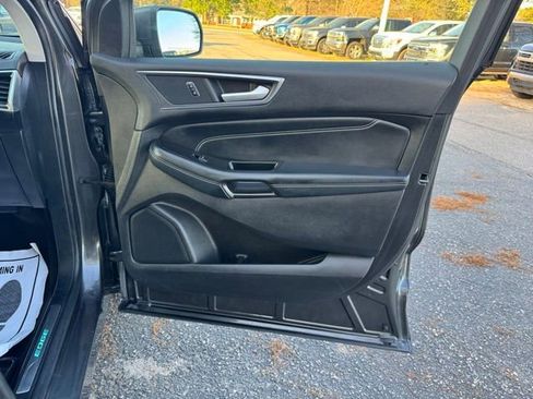 Used 2017 Ford Edge Titanium w/ Equipment Group 301A image 10
