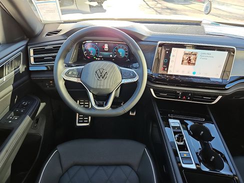 New 2026 Volkswagen Atlas Cross Sport SEL Premium R-Line image 9