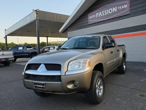 Used 2006 Mitsubishi Raider XLS AWD/4WD image 1