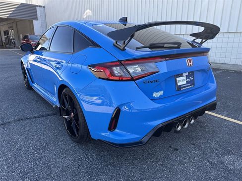 Used 2023 Honda Civic Type R image 5