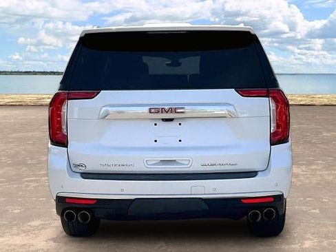 Used 2022 GMC Yukon XL Denali w/ Advanced Technology Package AWD/4WD image 4