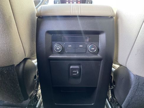 Used 2023 Chevrolet Traverse LS FWD image 33