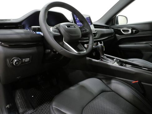 New 2026 Jeep Compass Latitude image 10