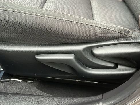 Used 2018 Toyota Corolla LE image 22