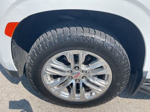 Used 2023 GMC Yukon SLT w/ SLT Luxury Package AWD/4WD image 36