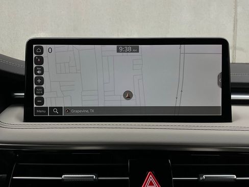 Used 2025 Genesis G70 2.5T image 32