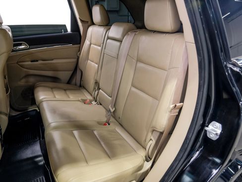 Used 2017 Jeep Grand Cherokee Limited image 17