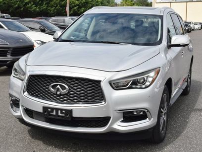 Used 2019 INFINITI QX60 Luxe w/ Essential Package