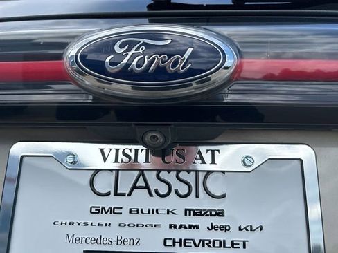 Used 2018 Ford Edge SEL FWD image 8