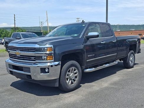 Used 2018 Chevrolet Silverado 2500 LTZ w/ LTZ Plus Package AWD/4WD image 3