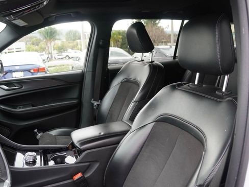 Used 2023 Jeep Grand Cherokee L Laredo image 16