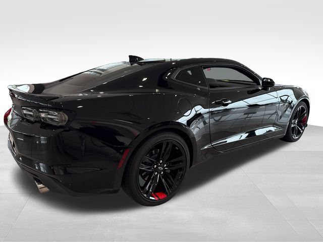 Used 2022 Chevrolet Camaro LT w/ Redline Edition RWD image 6