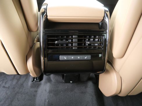New 2026 Land Rover Range Rover Sport SE AWD/4WD image 7