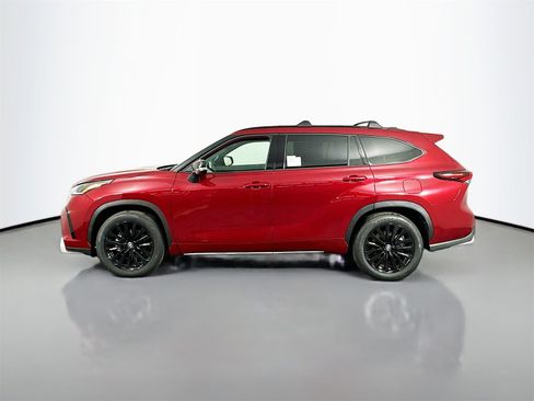 New 2026 Toyota Highlander XSE image 4