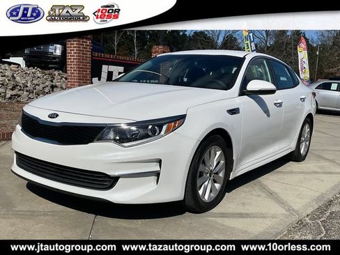 Used 2018 Kia Optima LX w/ 17" Alloy Wheels Package FWD image 3