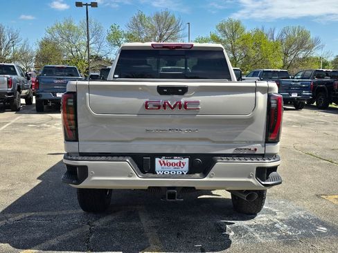 New 2026 GMC Sierra 2500 AT4 w/ AT4 Premium Plus Package AWD/4WD image 8