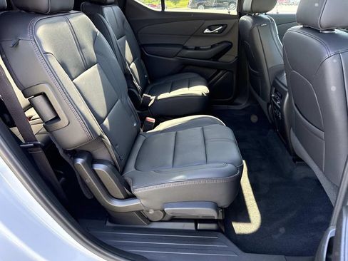 Used 2023 Chevrolet Traverse RS AWD/4WD image 22
