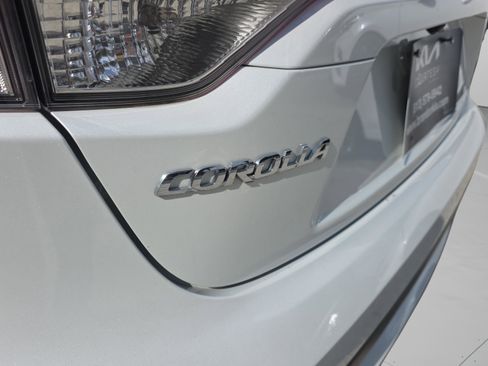 Used 2022 Toyota Corolla LE image 6