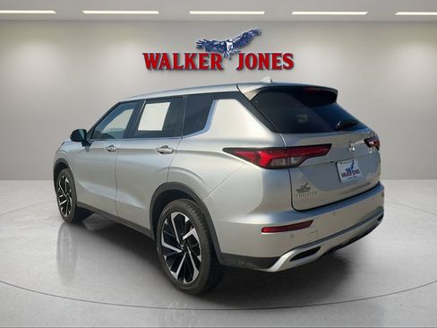 Used 2024 Mitsubishi Outlander SE AWD/4WD image 11
