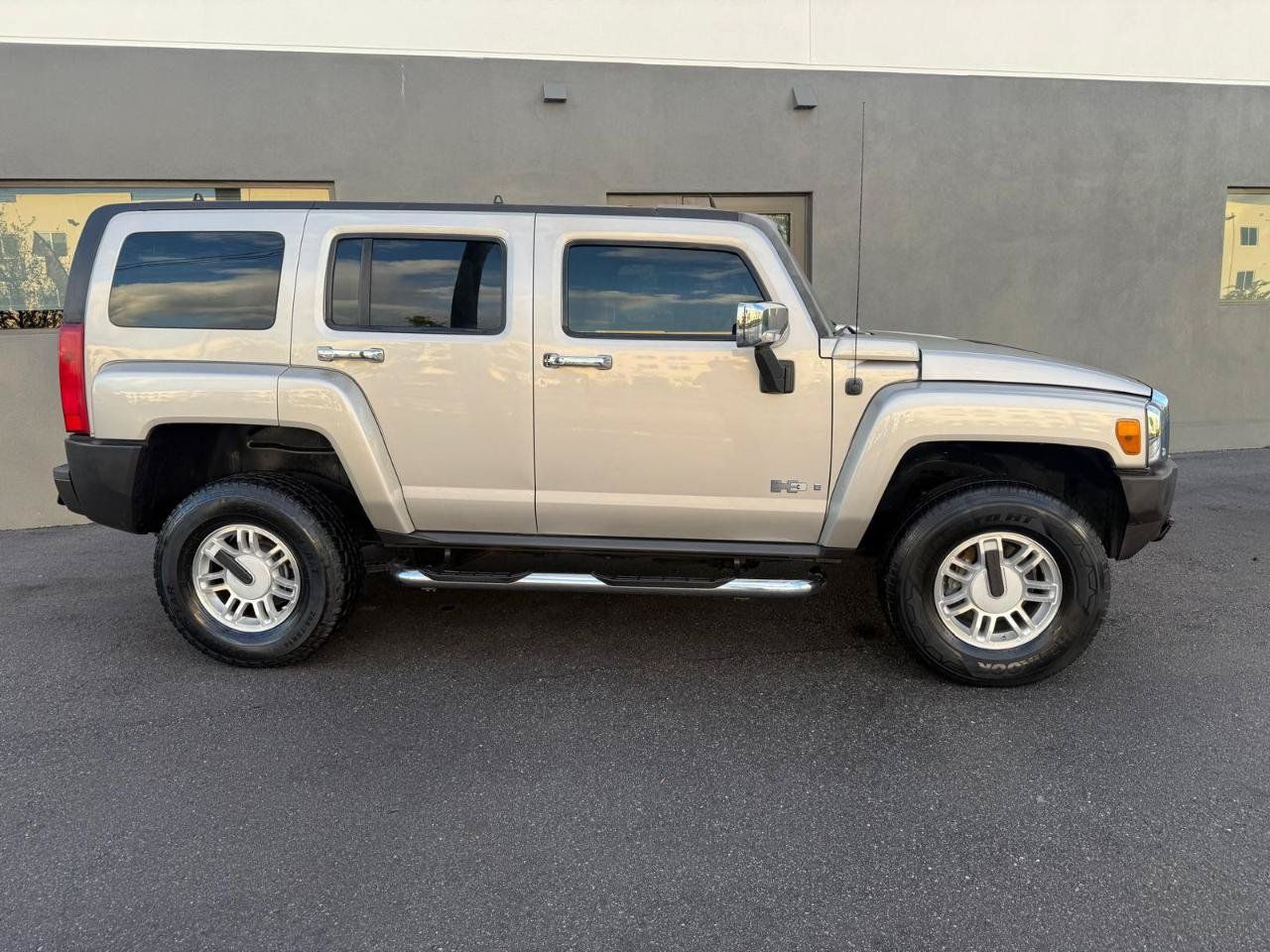 Used 2006 HUMMER H3 w/ Chrome Appearance Package AWD/4WD image 7