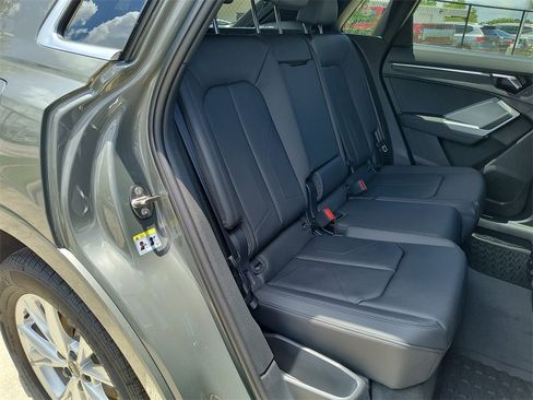 New 2025 Audi Q3 2.0T Premium image 14