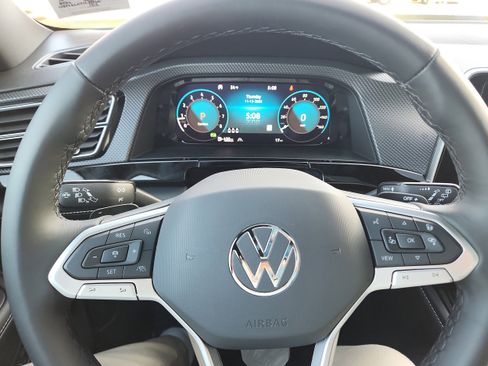 New 2026 Volkswagen Atlas Cross Sport SEL Premium R-Line image 20