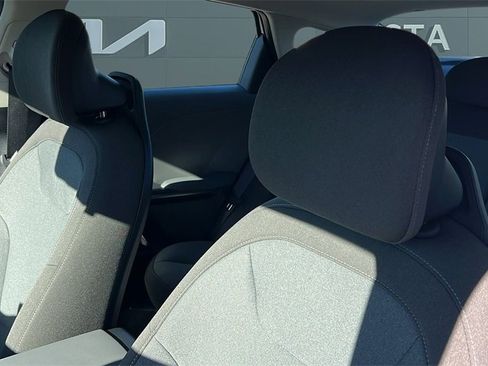New 2025 Kia K4 LXS image 10
