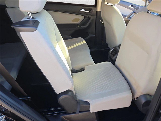 Used 2018 Volkswagen Tiguan S FWD image 17