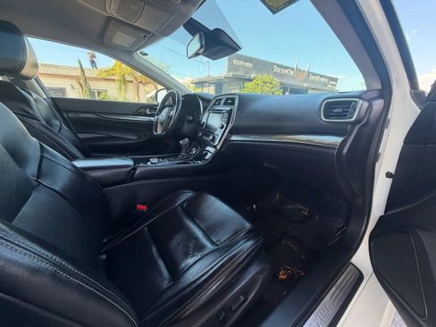 Used 2022 Nissan Maxima SV FWD image 13