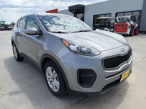 Used 2019 Kia Sportage LX FWD image 2