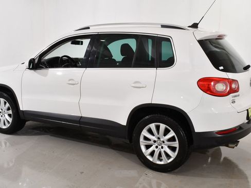 Used 2009 Volkswagen Tiguan SE image 15
