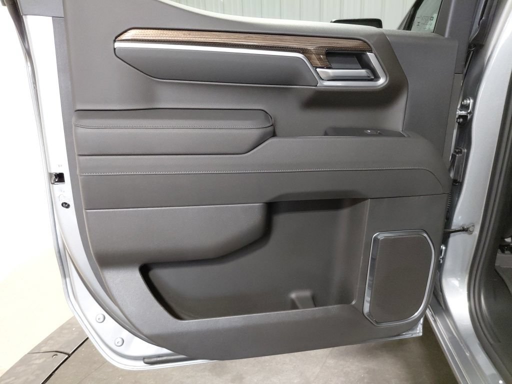New 2026 Chevrolet Silverado 1500 RST AWD/4WD image 17