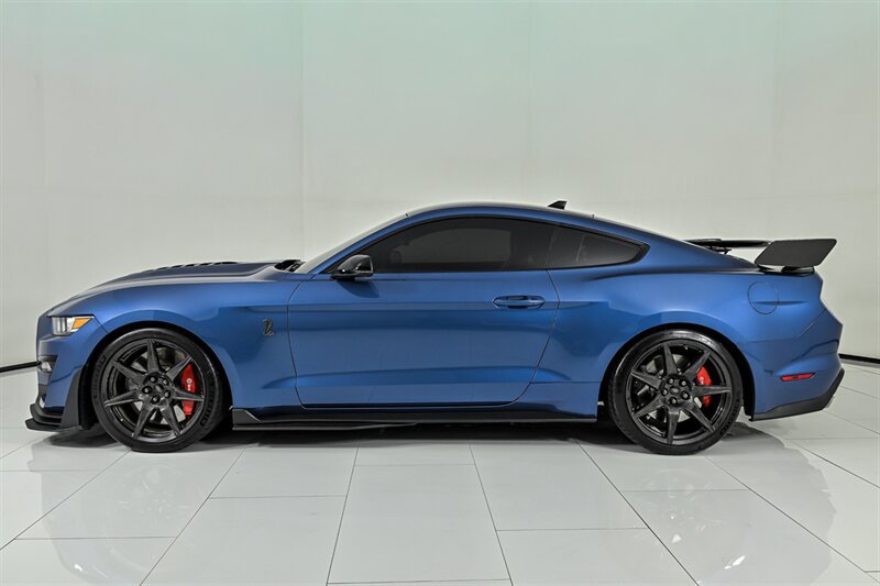 Used 2021 Ford Mustang Shelby GT500 w/ Carbon Fiber Track Pack RWD image 9