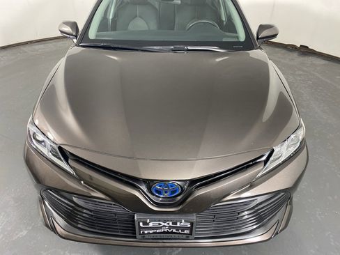 Used 2018 Toyota Camry LE image 6