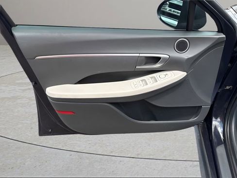Used 2023 Hyundai Sonata SE FWD image 5
