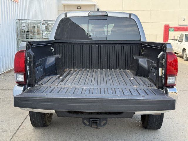 Used 2018 Toyota Tacoma SR5 RWD image 31