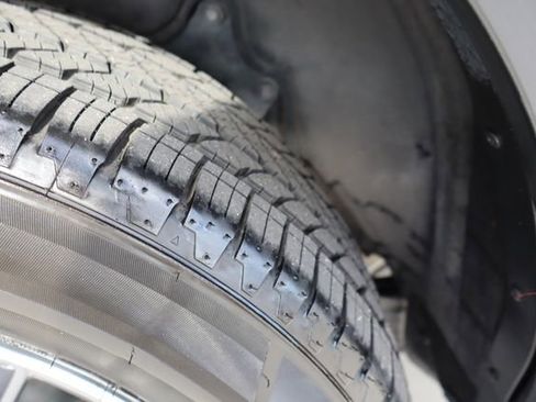 Used 2017 Toyota Highlander XLE image 50